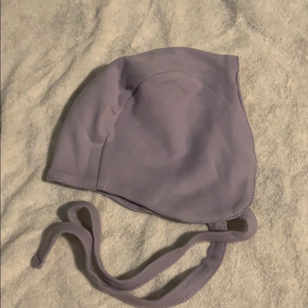 Kate Quinn flight hat